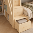 BusyKids HAPPY Etagenbett aus Holz für 3 Personen mit Stauraumtreppe